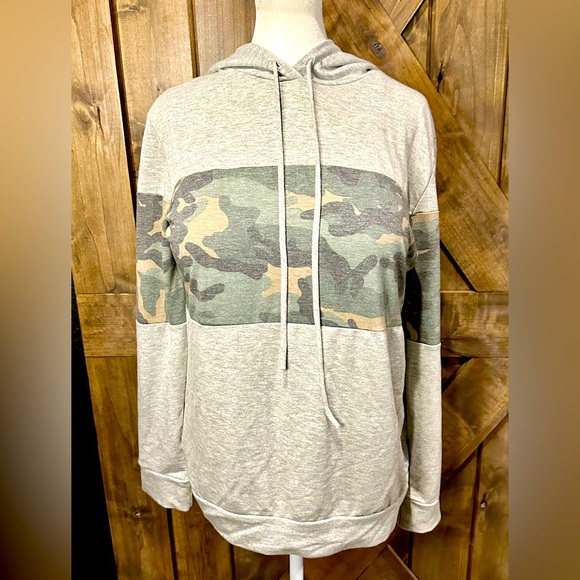 EUC 7th Ray Gray Cam Accent Hooded Long Sleeve Top - Picture 12 of 15